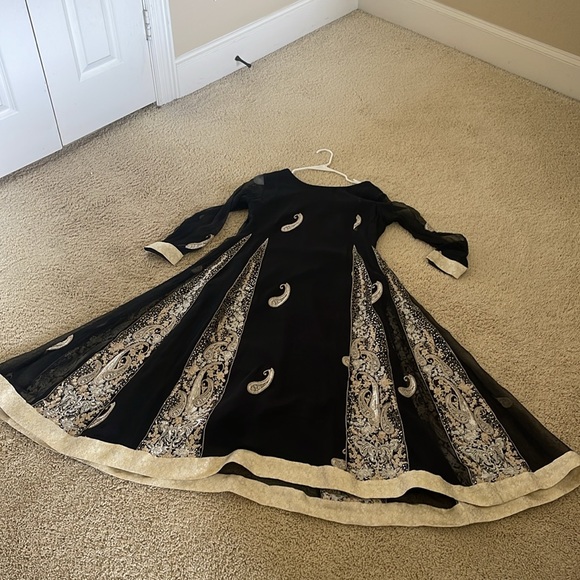 Pakistani Indian embroidered kurta. - Picture 9 of 11